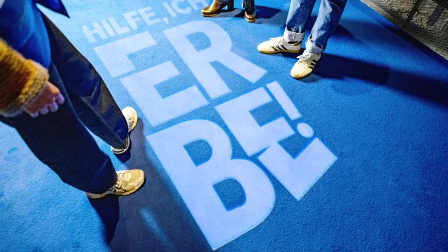 hilfe-ich-erbe_fuesse_quer (Foto: Berner Generationenhaus) hilfe-ich-erbe_fuesse_quer (Foto: Berner Generationenhaus)
